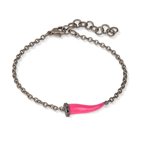 BRACCIALE CHARMS CON CORNETTO SMALTATO FUCSIA  IN TITANIO, 5 BLACK E CATENA