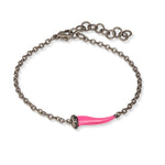 BRACCIALE CHARMS CON CORNETTO SMALTATO ROSA IN TITANIO, 5 BLACK E CATENA