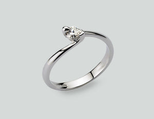 ANELLO ORO BIANCO CON DIAMANTE SOLITARIO TAGLIO CUORE