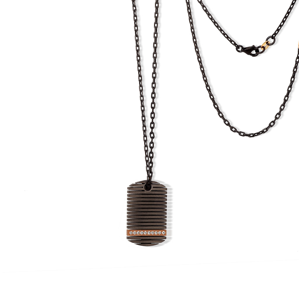 COLLANA CON TARGHETTA MODELLO SINTH IN TITANIO,ORO ROSSO, DIAMANTI WHITE E CATENA.