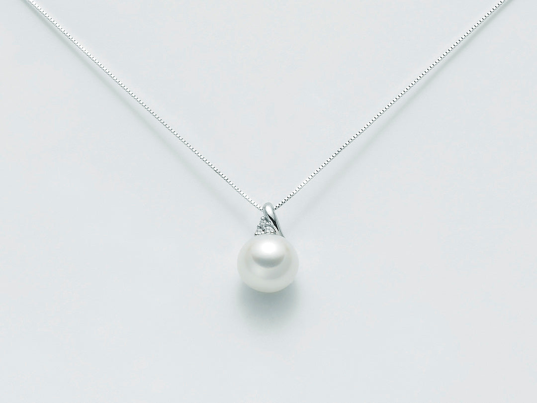 CATENINA CON CIONDOLO IN ORO BIANCO, PERLA E DIAMANTI PCL3124
