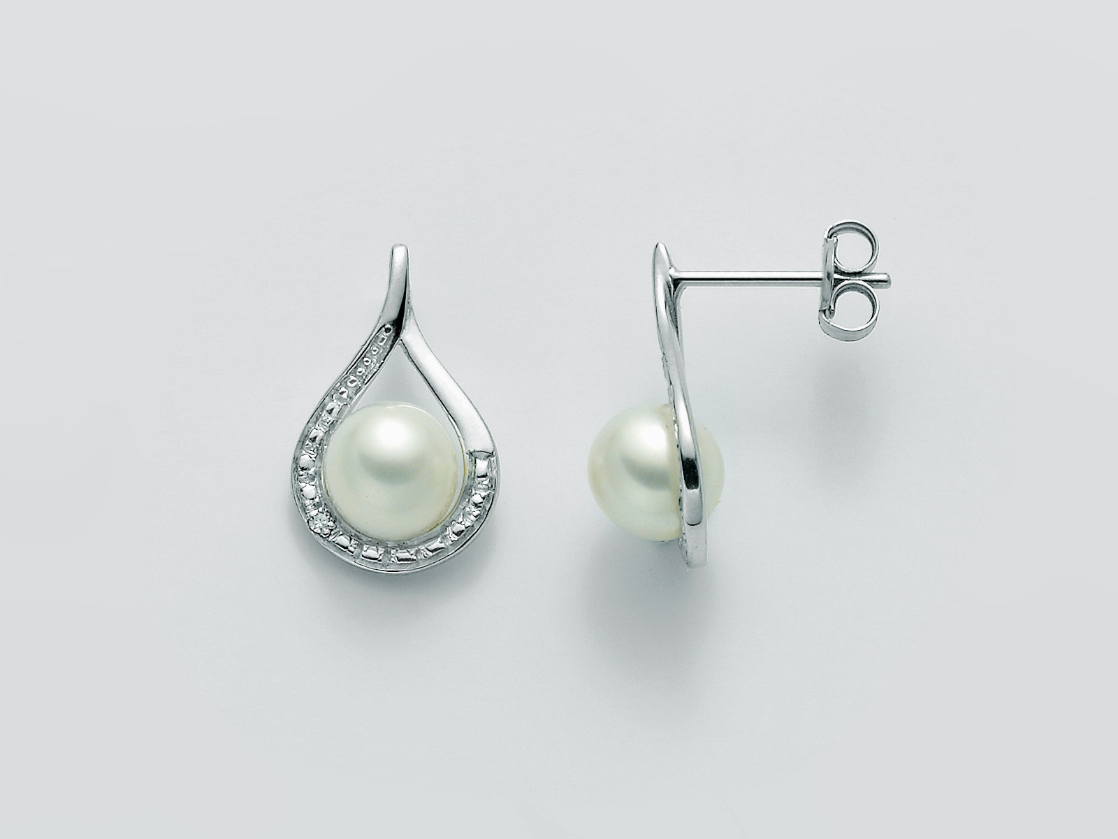ORECCHINI IN ORO BIANCO, PERLE E DIAMANTI PER2206VX
